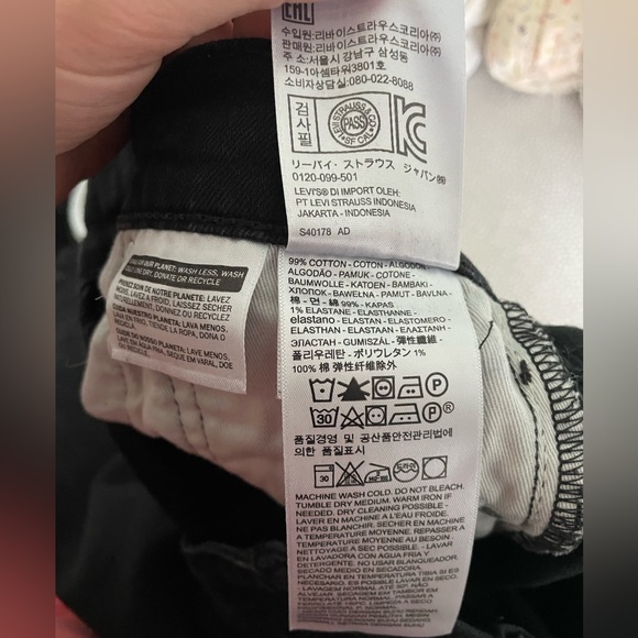 Loved, in Great Condition, Women’s Levi’s 512 Straight Cut Jeans in Black 30x30 - Picture 13 of 13